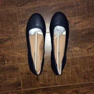 3/15 Amazon essentials flats size 9 NWT